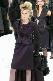 Chanel_Fall_2005_ix_Kp_JOJL3f_Qx_1.jpg