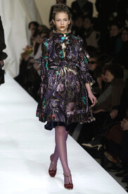 Moschino_Fall_2004_a_Bzvv_Vt_V_3wx_1.jpg