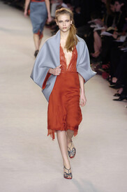 Nina_Ricci_Fall_2004_no_Cq3bwo_XB7x_1.jpg