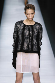 Rochas_Fall_2004_Ept_MGu1j59tx_1.jpg