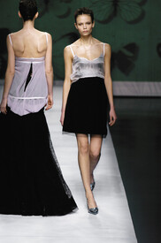 Rochas_Fall_2004_k_J2_V1l_FEOUx_1.jpg