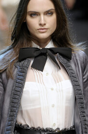 D_G_Fall_2010_Details_Hv_Qh_T0_NPR-_Nx.jpg
