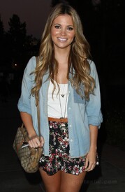 amber-lancaster-coldplay-concert-westwood-02-830x1270.jpg