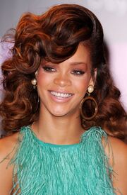 Rihanna_69.jpg