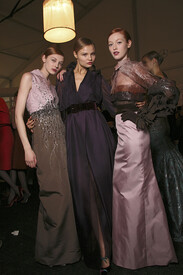 Carolina_Herrera_Fall_2011_Backstage_q-6-a6-o-g.jpg