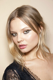 Emilio_Pucci_Fall_2011_Backstage_B5u_It_BKjie_Ol.jpg