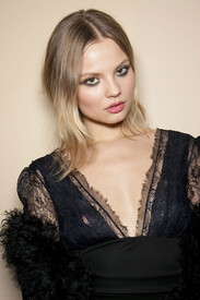 Emilio_Pucci_Fall_2011_Backstage_Hy6v5rl_Pq_DCl.jpg