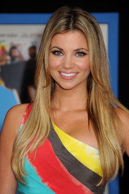 Amber_Lancaster_Prom_World_Premiere_J0001_003.jpg