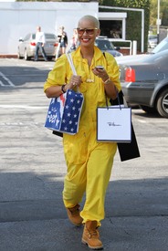 celebrity_paradise.com_TheElder_AmberRose2011_05_05_leavingFredSegalinWestHollywood15.jpg