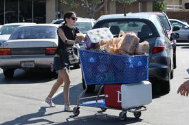 RachelBilson_ShoppingAlbertsonsLA_270811_317.jpg