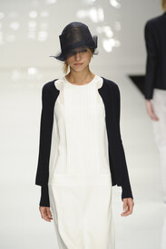 Jasper Conran Spring 2011 4a45LLqjb4ox.jpg