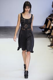 Marios Schwab Spring 2011 bDADstJ1xt4x.jpg