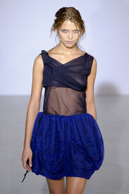 Moon Young Hee Spring 2011 KXAC6AjzKo7x.jpg