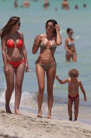 CU-Aida Yespica in bikini in Miami Beach-23.jpg