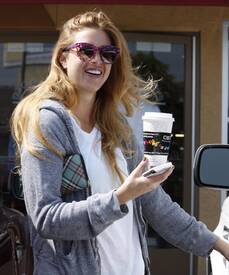 CU-Whitney Port picking up coffee in Beverly Hills-04.jpg