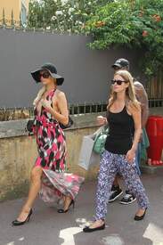 Paris and Nicky Hilton 2011_08_06_onvacationinStTro7966.jpg