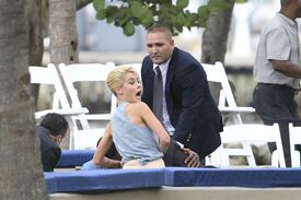 CU-Rachael Taylor films on the set of Charlie's Angels in Miami-12.jpg