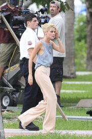 CU-Rachael Taylor films on the set of Charlie's Angels in Miami-17.jpg