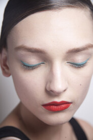 Jil_Sander_Fall_2011_Backstage_HE3_H2_DR3y9x.jpg