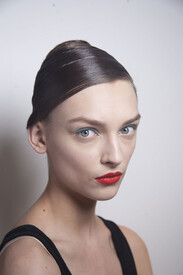 Jil_Sander_Fall_2011_Backstage_BC0_E2l_Du5_L8x.jpg