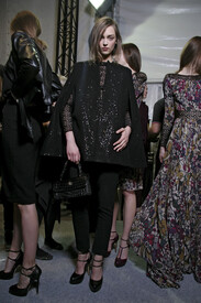 Elie_Saab_Fall_2011_Backstage_iqnj_Kg_Tv5ux.jpg