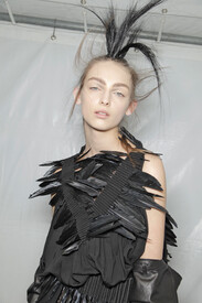 Ann_Demeulemeester_Fall_2011_Backstage_RCMh_Bbfan.jpg