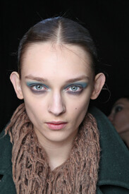 Cacharel_Fall_2011_Backstage_b_Mcenf_Zam8ox.jpg