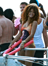 RihannaHQ34.jpg