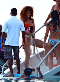 RihannaHQ39.jpg