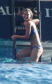smnxs-aAfkjfp01fo1i_c168463200166_BarBikini6.jpg