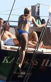 smnxs-aAfkjfp01fo1i_c1159463200624_BarBikini8.jpg