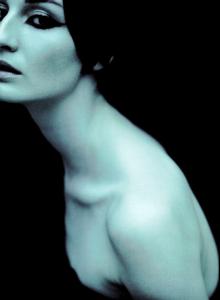 Erin_O'Connor-Bryan_Adams-05-thumbnail.jpeg