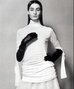 Erin_O'Connor-04-misscheriedior.jpg