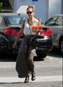celebrity-paradise_com-The_Elder-ALBA__5_.jpg