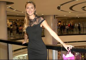 candice-swanepoel-@-the-l-115.jpg