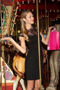 candice-swanepoel-@-the-l-148.jpg