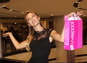 candice-swanepoel-@-the-l-152.jpg