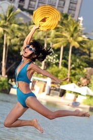 Bai Ling on the beach in Hawaii 19.8.2012_08.jpg