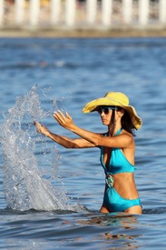 Bai Ling on the beach in Hawaii 19.8.2012_14.jpg