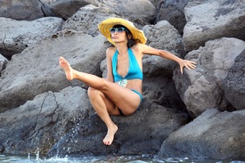 Bai Ling on the beach in Hawaii 19.8.2012_29.jpg