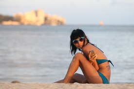 Bai Ling on the beach in Hawaii 19.8.2012_39.jpg