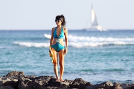 Bai Ling on the beach in Hawaii 19.8.2012_43.jpg