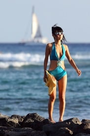 Bai Ling on the beach in Hawaii 19.8.2012_44.jpg