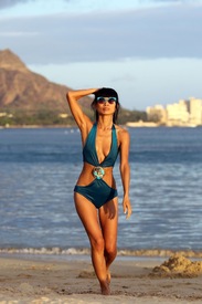 Bai Ling on the beach in Hawaii 19.8.2012_50.jpg