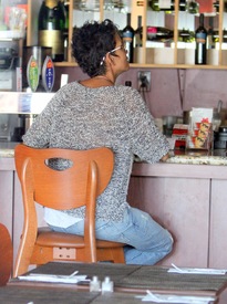 Halle Berry out for lunch in West Hollywood 25.8.2012_01.jpg