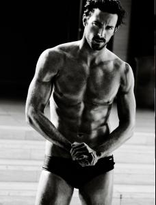 VogueBrasil_Junho2013_MattRaimo_phMarioTestino_01.jpg