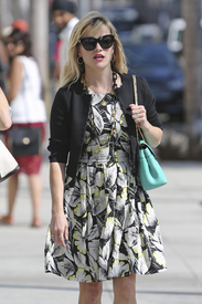 witherspoon_shopping in Beverly Hills_7.8.14_43.jpg