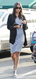 zoe_saldana_pregnant_baby_bump_4.jpg