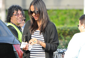 zoe_saldana_pregnant_baby_bump_6.jpg