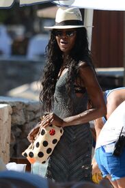 Naomi Campbell at the beach in Ibiza 28.6.2014_03.jpg